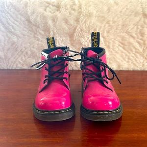 Dr.Martens, hot pink 🩷.